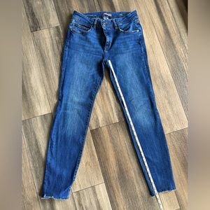 DL1961 EMMA LOW RISE INSTASCUPLT SKINNY